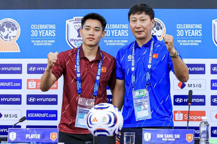 Lịch thi đấu bóng đá hôm nay 31/7, Việt Nam vs Singapore: Những 'chiến binh sao vàng' thăng hoa tại Mỹ Đình?- Ảnh 1.