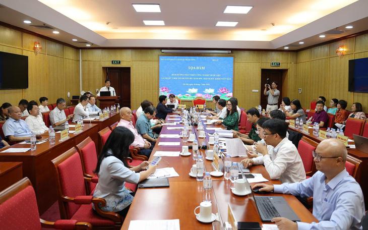 Hơn 1.500 chuyên gia tham dự Hội nghị Khoa học Dược bệnh viện Hà Nội mở rộng tại Nghệ An- Ảnh 5.