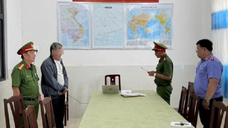 Khởi tố đối tượng sản xuất buôn bán 1.800 bao thức ăn chăn nuôi giả- Ảnh 1.