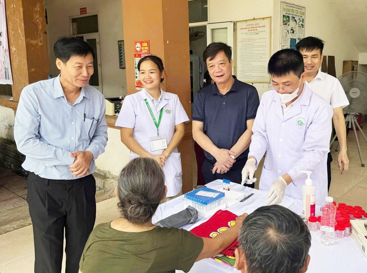 Khám sức khỏe định kỳ: Bước chuyển từ chữa bệnh sang chăm sóc sức khỏe chủ động- Ảnh 1.