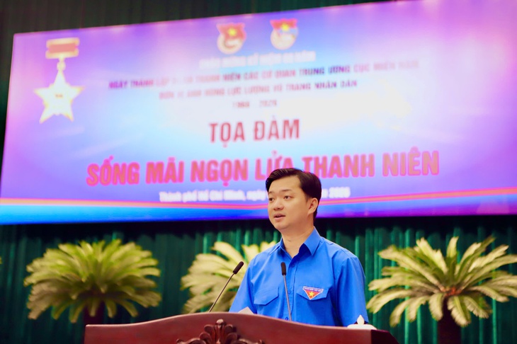 Tọa đàm 'Sống mãi ngọn lửa thanh niên' tiếp thêm động lực cống hiến cho tuổi trẻ hôm nay- Ảnh 5.