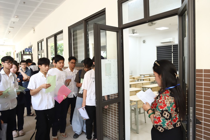 Chấm thi tốt nghiệp THPT và quy trình phân cấp địa phương được kiểm soát ra sao?- Ảnh 1.