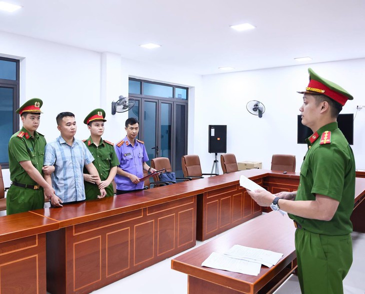 Tạm giữ khẩn cấp giáo viên Trường THPT Chuyên Tuyên Quang để điều tra về điểm thi tốt nghiệp THPT 2026- Ảnh 1.