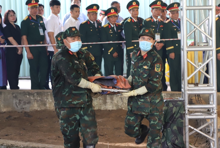 Hình ảnh công tác quy tập hài cốt liệt sĩ tại Công viên Lê Thị Riêng- Ảnh 2.