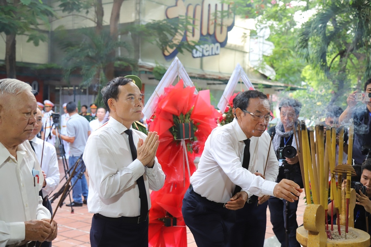 Lãnh đạo Đảng, Nhà nước dâng hương tưởng niệm cố Tổng Bí thư Trần Phú và các Anh hùng liệt sĩ tại Công viên Lê Thị Riêng- Ảnh 3.