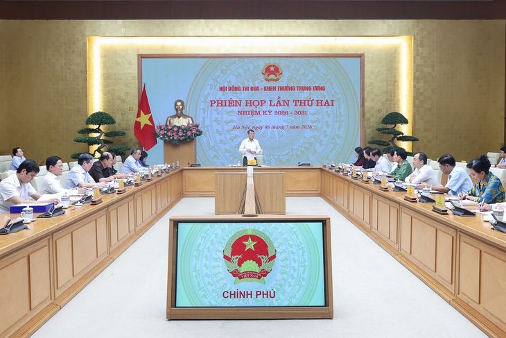Thủ tướng yêu cầu đổi mới công tác thi đua, khen thưởng theo hướng thực chất, minh bạch- Ảnh 1.