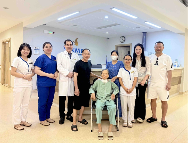 Vinmec Hạ Long giải cứu cụ bà 88 tuổi bị khối u giáp khổng lồ chèn ép đường thở suốt 18 năm- Ảnh 3.