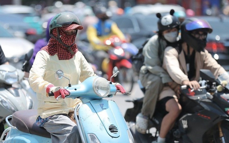 Miền Trung bước vào đợt nắng nóng dài ngày, miền Bắc cục bộ có mưa to- Ảnh 2.