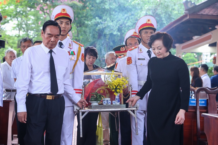 Phó Thủ tướng: Không dừng tìm kiếm cho đến khi quy tập đầy đủ hài cốt liệt sĩ- Ảnh 1.
