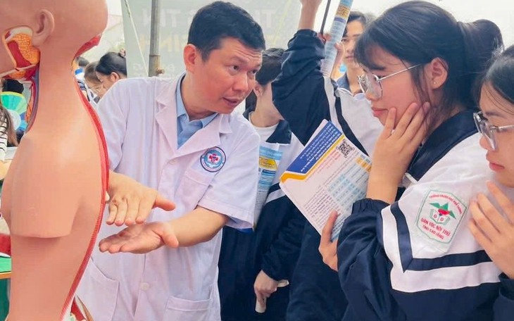 Chính thức chốt điểm sàn lĩnh vực sức khỏe năm nay- Ảnh 2.