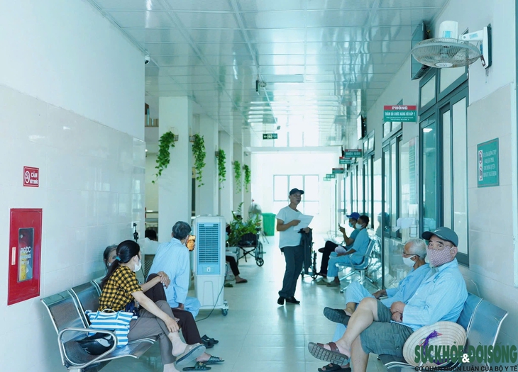Lao trẻ hóa: Nhiều người nhập viện khi phổi tổn thương nặng- Ảnh 1.