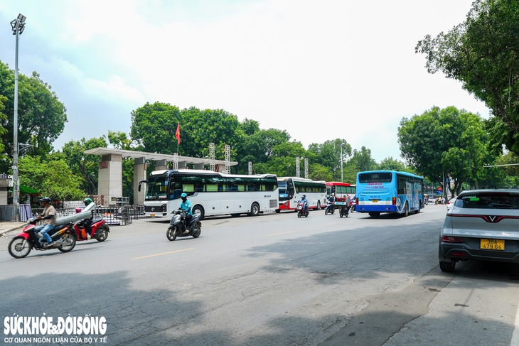 Cận cảnh khu vực sắp xây quảng trường cạnh Công viên Thống Nhất- Ảnh 3.