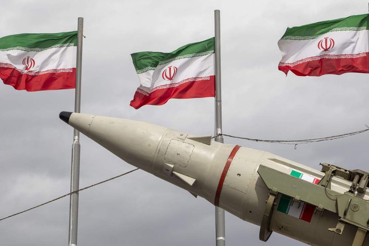 Iran tấn công căn cứ Mỹ tại Trung Đông: Căng thẳng gia tăng năm 2026 - Ảnh 1.