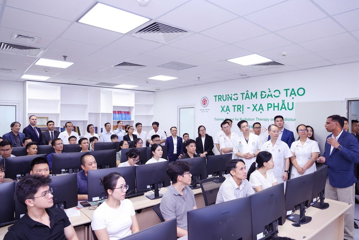 Việt Nam có thêm trung tâm đào tạo chuyên sâu về xạ trị, xạ phẫu ung thư- Ảnh 3.