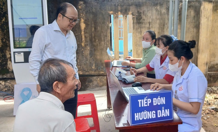 Ra quân khám sức khỏe miễn phí cho người dân ở Khánh Hòa- Ảnh 1.