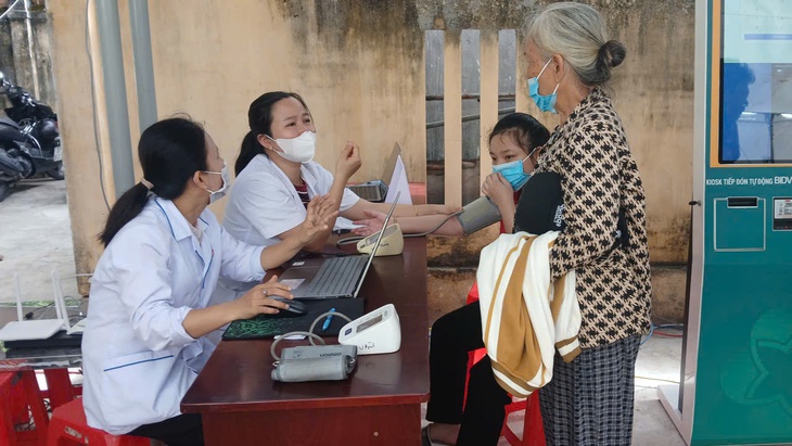 Ra quân khám sức khỏe miễn phí cho người dân ở Khánh Hòa- Ảnh 4.