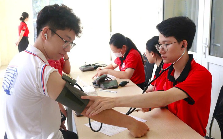 Lộ diện những trường đầu tiên công bố điểm sàn lĩnh vực sức khỏe- Ảnh 6.