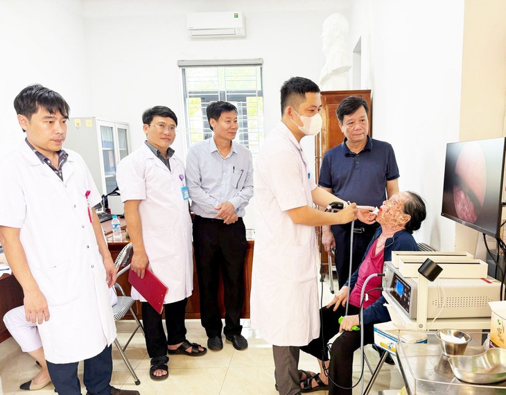 Hà Tĩnh: Hơn 609 nghìn người dân được khám sức khỏe định kỳ, khám sàng lọc trong 6 tháng đầu năm- Ảnh 1.