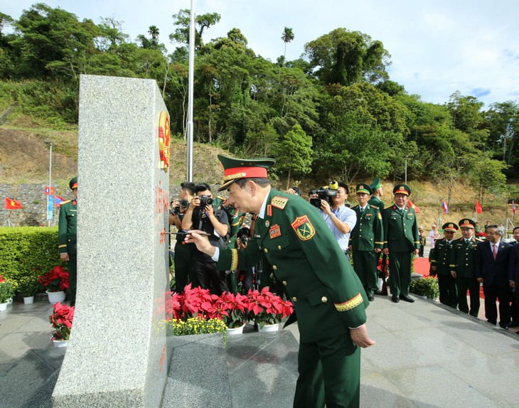 Giao lưu hữu nghị quốc phòng biên giới Việt Nam - Lào lần thứ 3 chính thức bắt đầu- Ảnh 2.