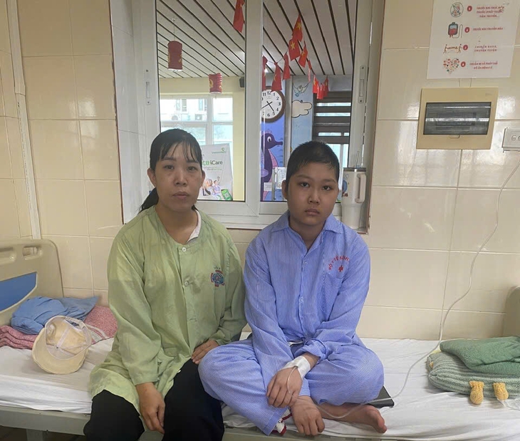 Cô bé 16 tuổi mắc ung thư cần sự trợ giúp từ Vòng tay nhân ái - Ảnh 4.