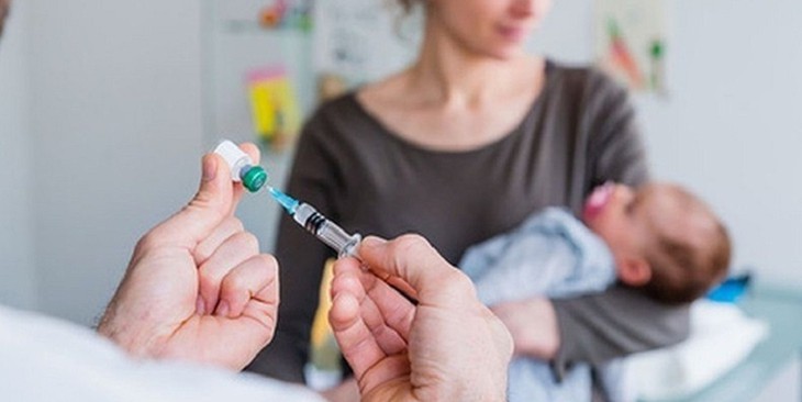 Tiêm vaccine viêm gan B: Cách tốt nhất để ngăn chặn lây truyền từ mẹ sang con - Ảnh 1.