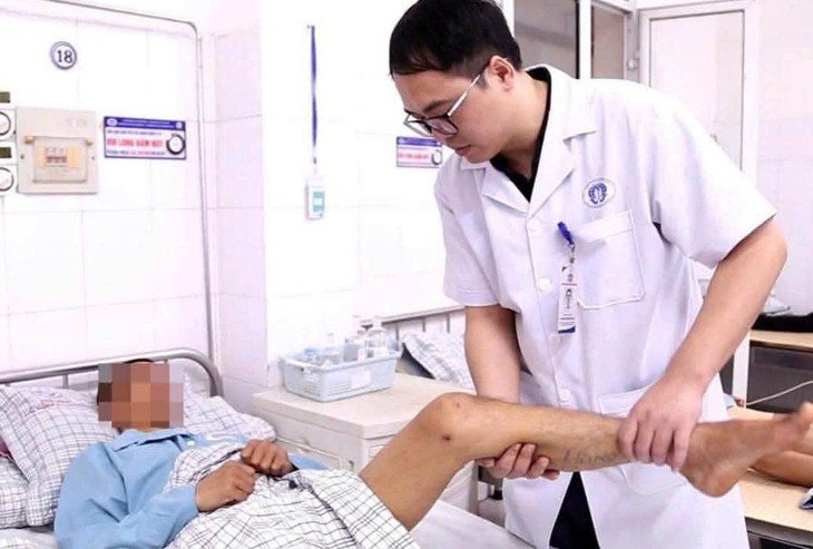 Cứu sống nam thanh niên hôn mê vì đa chấn thương, vỡ bàng quang- Ảnh 1.