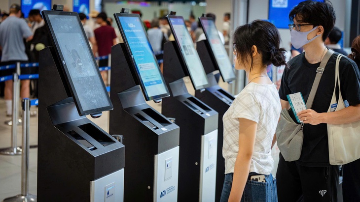 Bay từ Nội Bài, hành khách cần mang gì để check-in bằng sinh trắc học?- Ảnh 2.