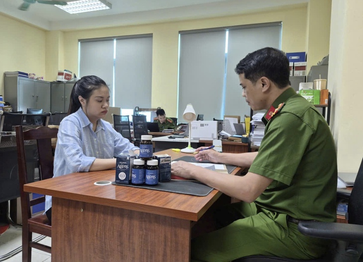 Khởi tố cô gái bán gần 200 hộp thực phẩm chức năng Alipas giả qua Facebook- Ảnh 1.