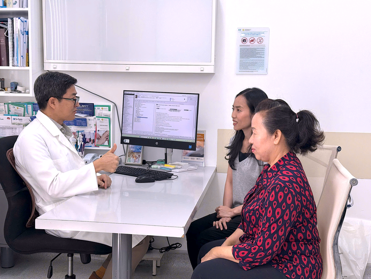 Không hút thuốc lá vẫn phát hiện ung thư phổi khi khám sức khỏe định kỳ- Ảnh 1.