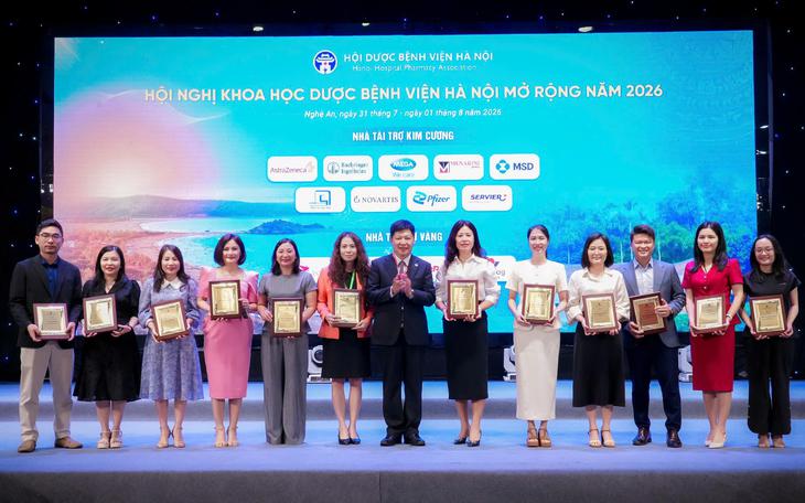Hơn 1.500 chuyên gia tham dự Hội nghị Khoa học Dược bệnh viện Hà Nội mở rộng tại Nghệ An- Ảnh 4.