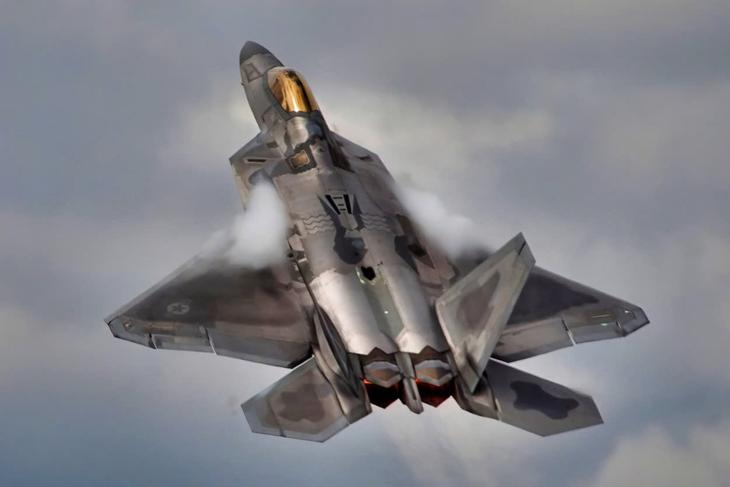 Hệ thống S-400 Nga có đủ sức đối đầu tiêm kích F-22 và F-35 Mỹ? - Ảnh 1.
