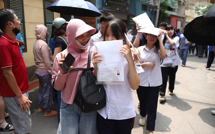 Cảnh báo nắng nóng kéo dài, nguy cơ cháy nổ và ảnh hưởng sức khỏe - Ảnh 2.