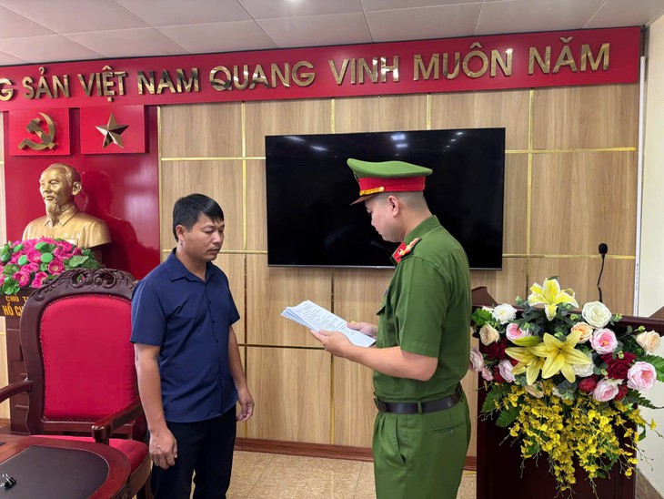 Khởi tố chủ cơ sở tập kết hơn 163 tấn chất thải tại phường Yên Tử- Ảnh 1.
