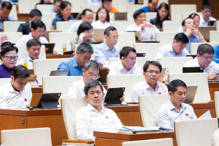 ĐBQH đề xuất điểm dừng cho shipper, người đi xe máy gọi điện để bảo đảm ATGT- Ảnh 2.