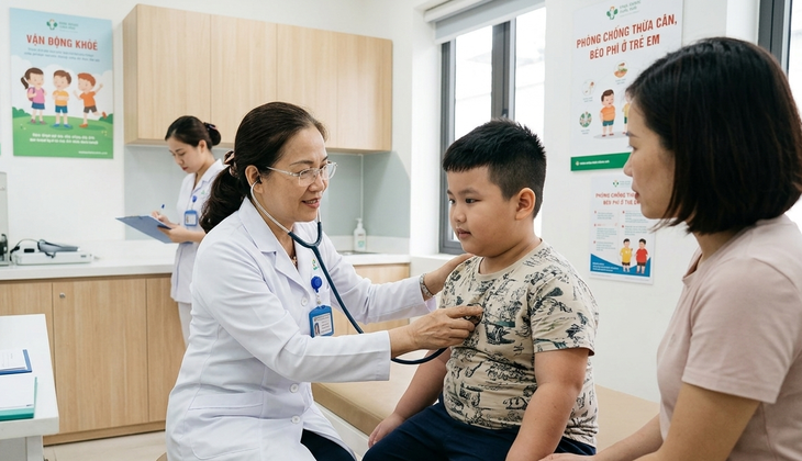 Nguy cơ thừa cân béo phì ở trẻ do thức ăn nhanh và đồ chiên rán - Ảnh 1.