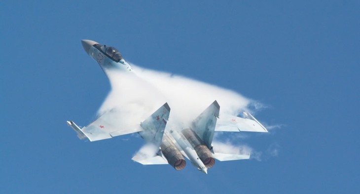 Tiêm kích Gripen Thụy Điển có thể đảo chiều cuộc đấu trên không với Su-35 Nga?- Ảnh 1.