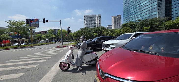 Vì sao Tuyên Quang là tâm điểm của nắng nóng khi mức nhiệt luôn ở ngưỡng 40 độ? - Ảnh 1.