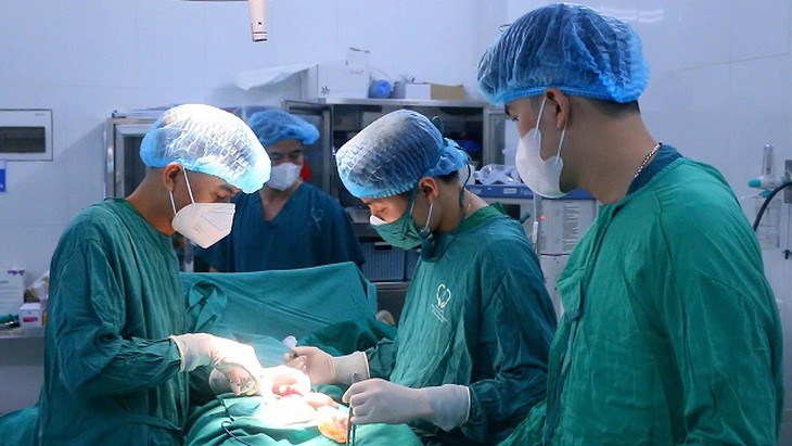 Gãy dương vật sau cú va chạm bất ngờ khi quan hệ, người đàn ông 47 tuổi phải mổ cấp cứu - Ảnh 2.