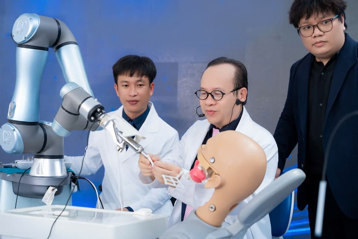 Bước đi chiến lược: Nha khoa Nhân Tâm đầu tư robot cấy ghép Implant thế hệ mới- Ảnh 2.