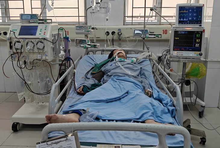 23 ngày giành sự sống cho bệnh nhân sốc nhiễm khuẩn, suy đa tạng nguy kịch- Ảnh 1.