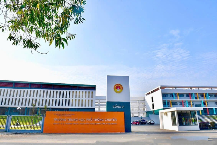 Giám sát độc lập coi thi, chấm thi lại tốt nghiệp THPT tại Chuyên Tuyên Quang- Ảnh 1.