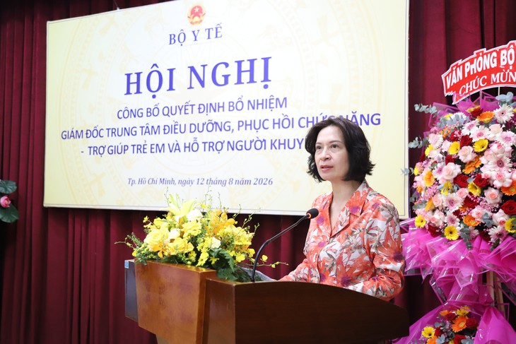 Thứ trưởng Bộ Y tế yêu cầu nâng chất lượng chăm sóc người khuyết tật - Ảnh 1.