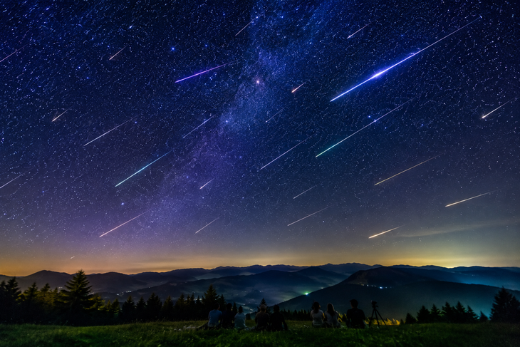 Mưa sao băng Perseids 2026 sẽ sáng rực rỡ bầu trời đêm nay- Ảnh 1.