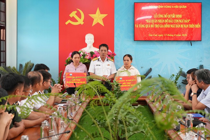 Vùng 4 Hải quân nhận đỡ đầu 3 người con của ngư dân- Ảnh 2.