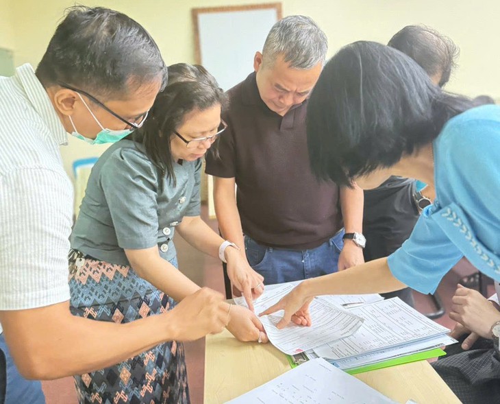 Bác sĩ Việt Nam sang Myanmar thay van tim- Ảnh 1.