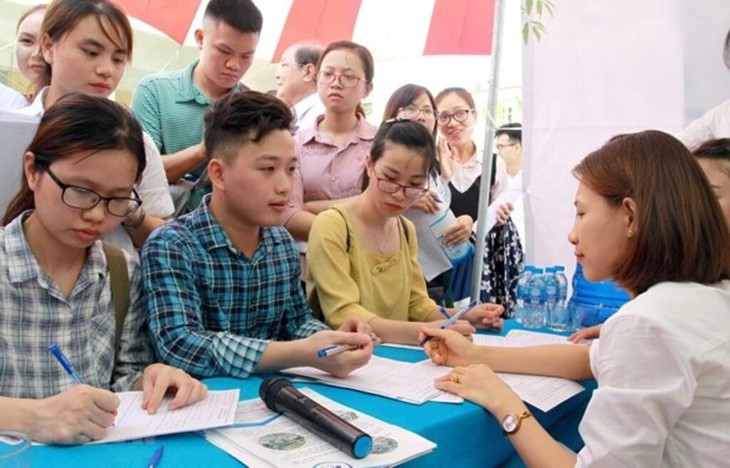 Tạo việc làm bền vững gắn với chuyển đổi mô hình tăng trưởng- Ảnh 1.