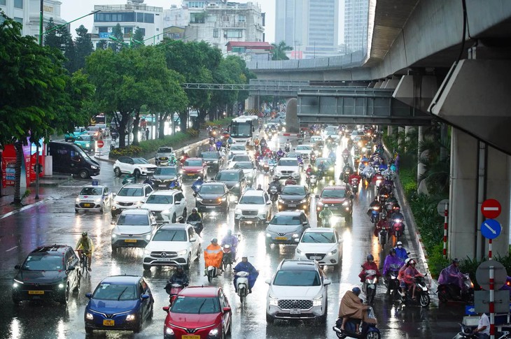 Ngày cuối cùng miền Bắc nắng nóng, từ chiều nay có mưa dông giải nhiệt- Ảnh 1.