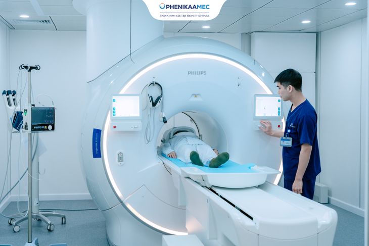 Chuyên gia khuyến cáo khám sức khỏe định kỳ để phát hiện sớm bệnh mạn tính - Ảnh 2.