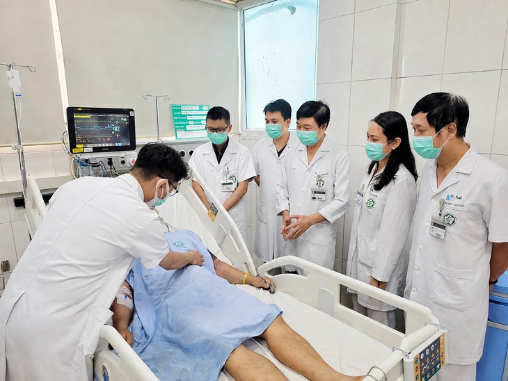 Điều trị thành công nhiều ca sốt rét ác tính, bác sĩ Bạch Mai
chạy đua đưa Artesunate vượt 1.700 km cứu người - Ảnh 1.