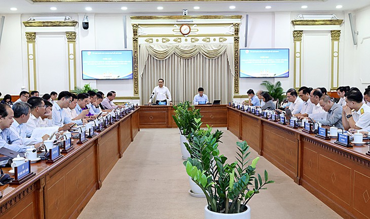 TPHCM: 7 tháng tăng trưởng tích cực, áp lực về đích 2 con số còn lớn- Ảnh 1.